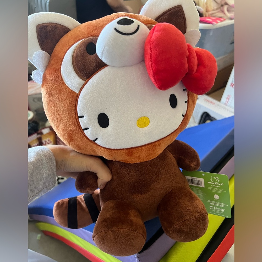 Hello Kitty plushie